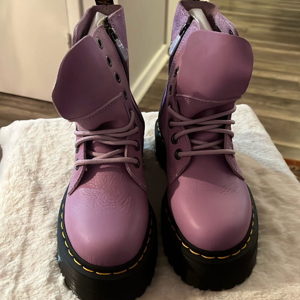 JADON III BOOT PISA LEATHER PLATFORMS. SIZE 6 US